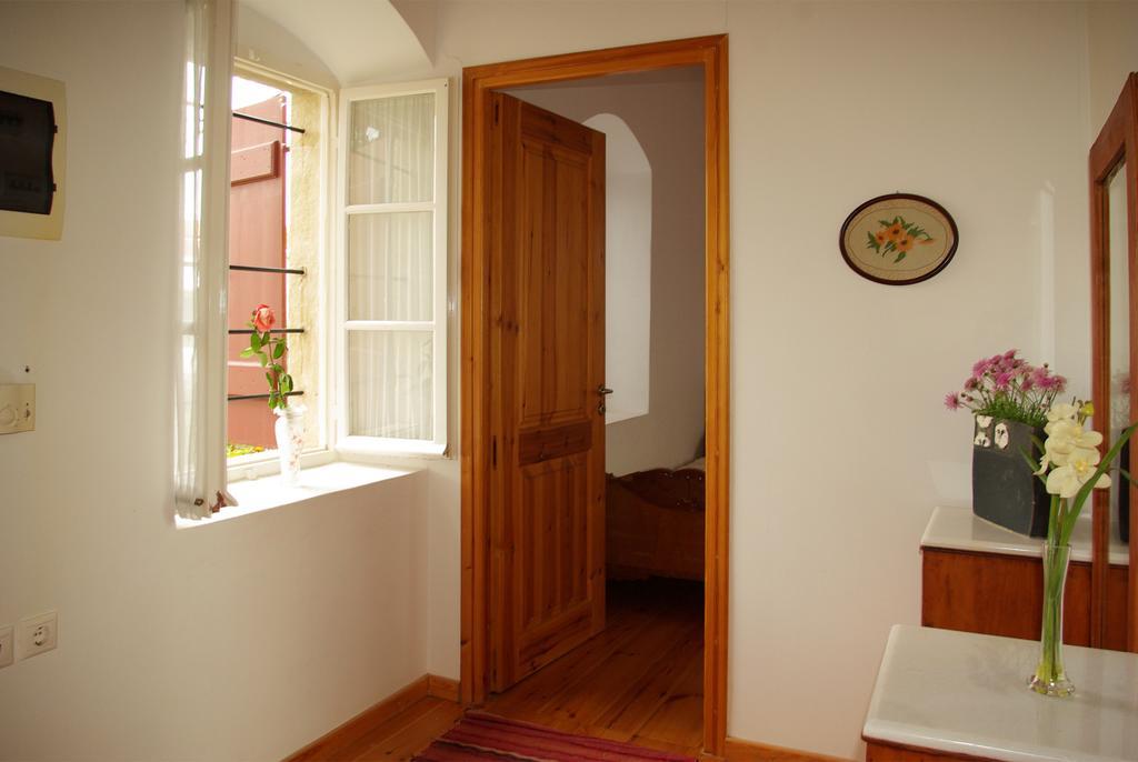 Sior Nikoletos Villa Vori Exterior photo